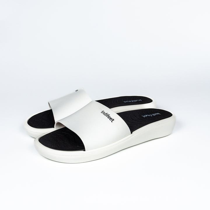 White Rubber Sliders