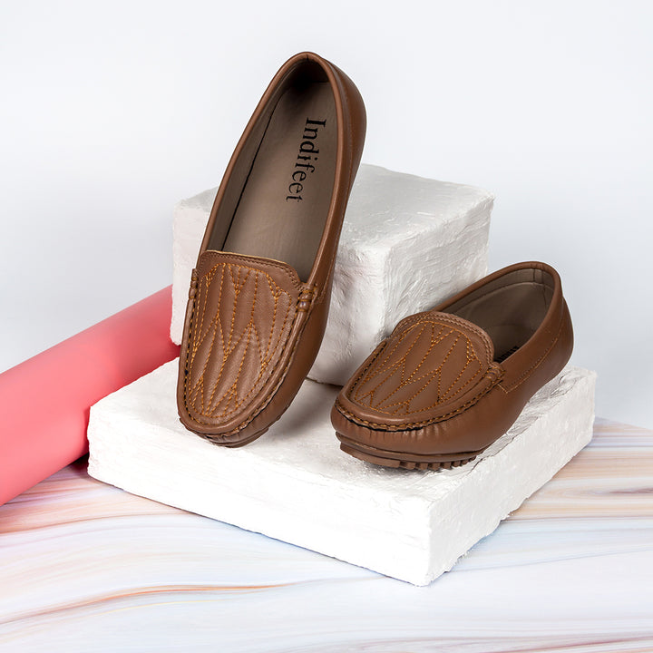 Loafer Shoes in brown