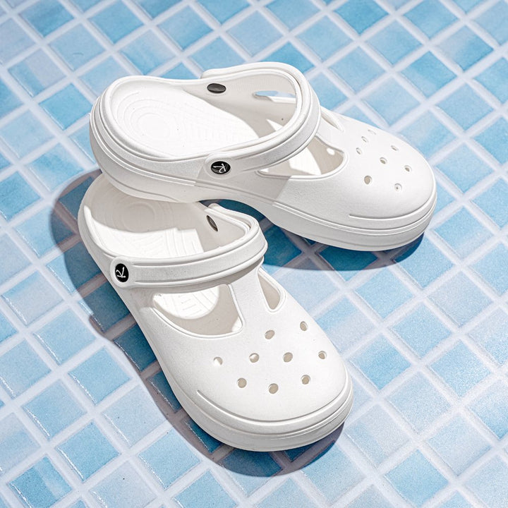 Peek-a-feet