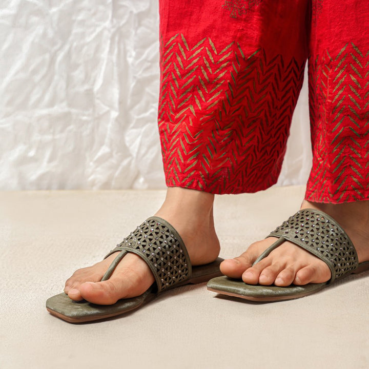 Elegant dark green ethnic flats