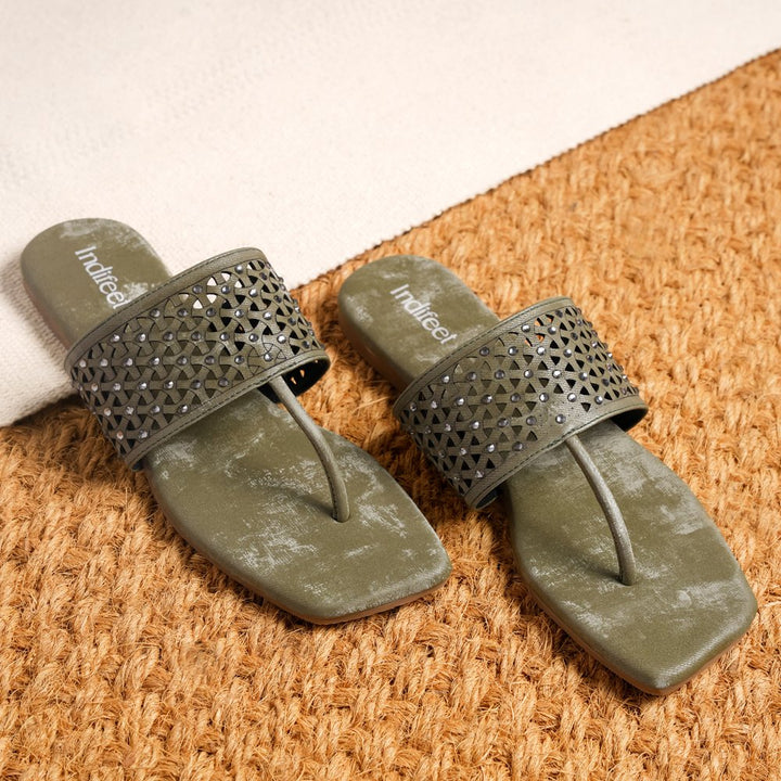 Elegant dark green ethnic flats