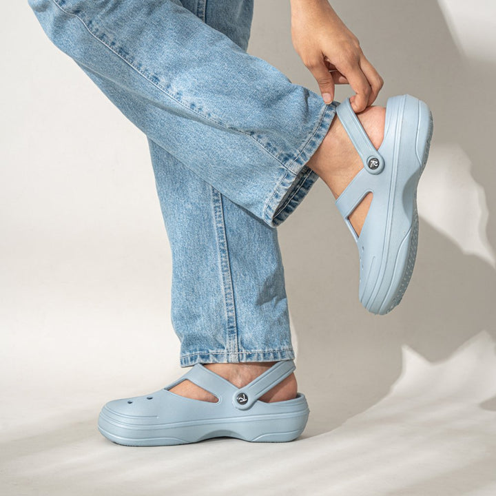 Peek-a-feet