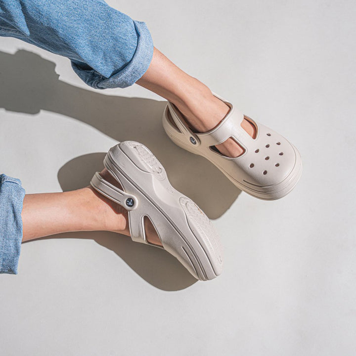 Peek-a-feet