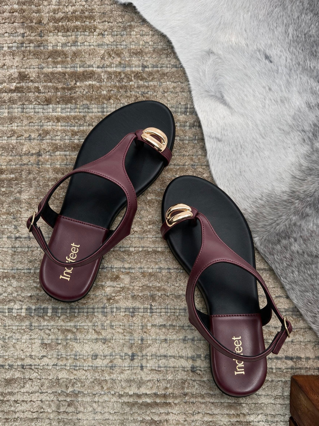 Toe Ring Burgundy/Black Flats
