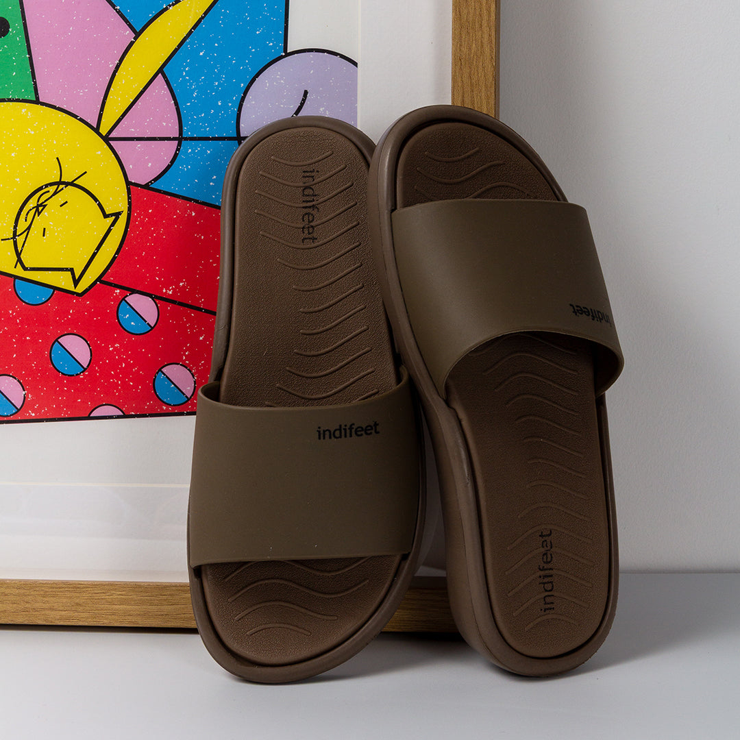 Brown Rubber Sliders - Indifeet