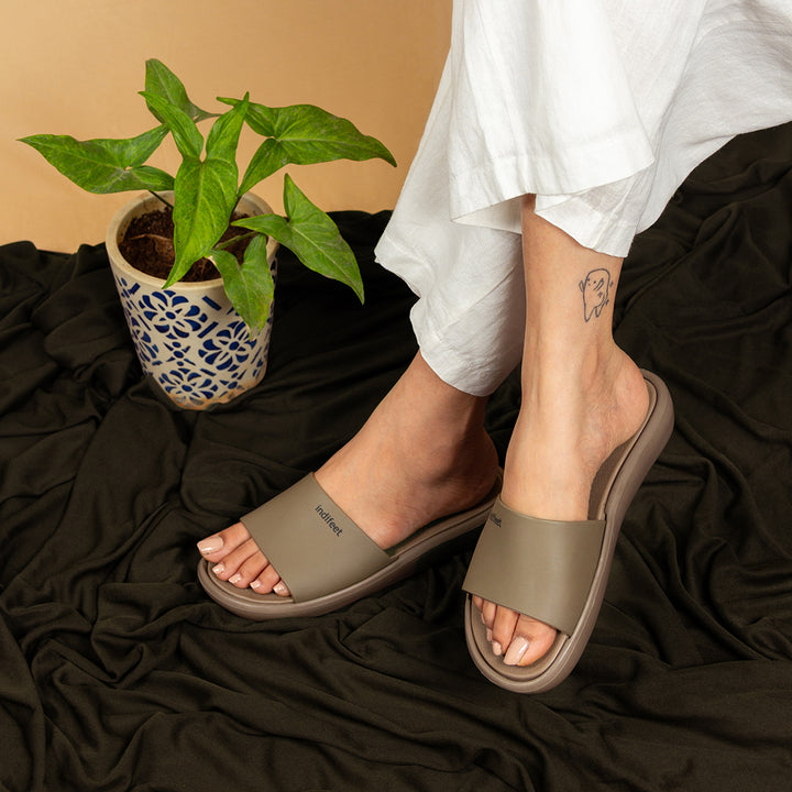 Brown Rubber Sliders - Indifeet